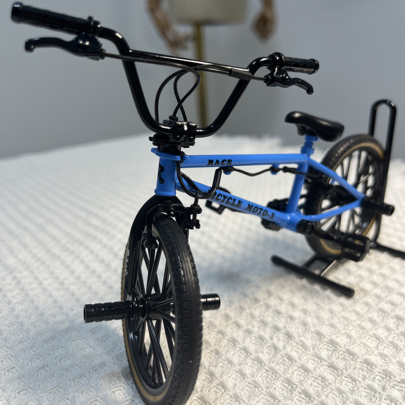 1:8 Mini Model Alloy Bicycle W - đánh giá và giá Mountain Biking Blue Mountains